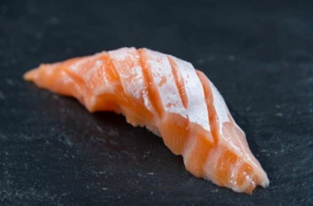 L8 Sashimi Salmon Belly/2Pcs.