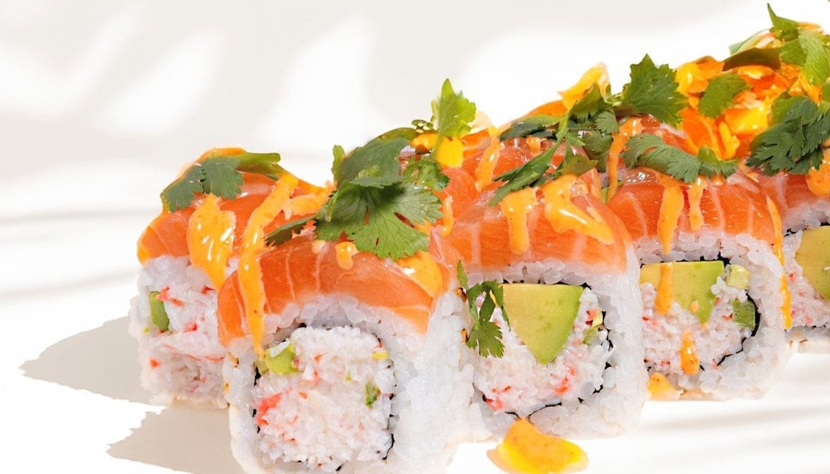 C11 Hot Hot Roll/ Raw Fish.